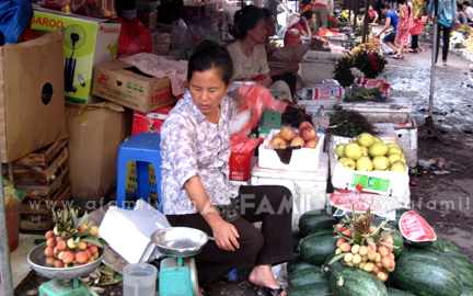 Cảnh giác với chiếc cân ở chợ