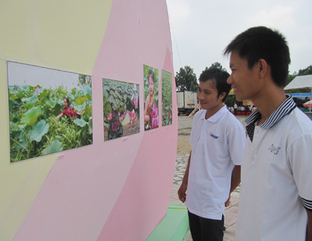 Triển lãm Quốc hoa trên quê Bác
