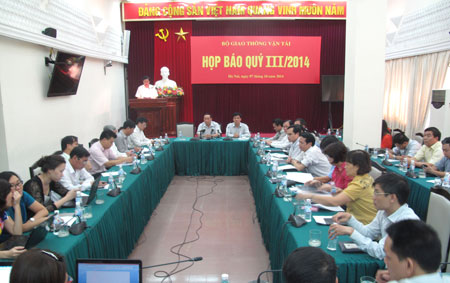 khong-co-chuyen-cap-logo-cho-xe-vuot-tram-can